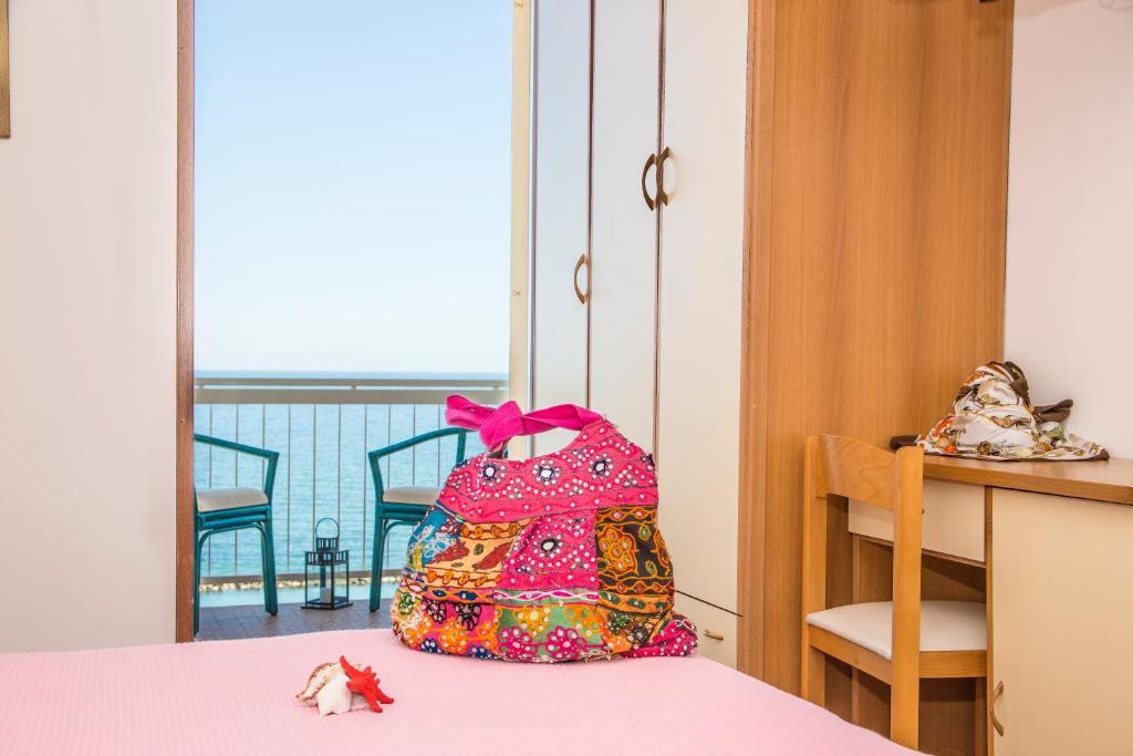 Hotel Adler Gabicce Mare Quarto foto